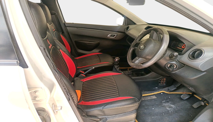 2018 Renault Kwid RXT 1.0 (O), Petrol, Manual, 57,709 km, interior