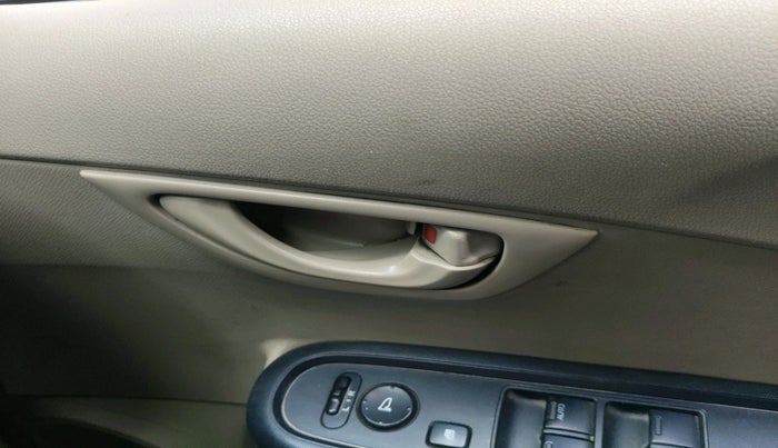 2015 Honda Mobilio 1.5L I-DTEC S, Diesel, Manual, 87,718 km, interior