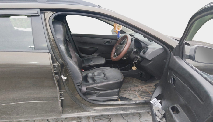 2017 Renault Kwid RXT 1.0 AMT, Petrol, Automatic, 65,870 km, interior