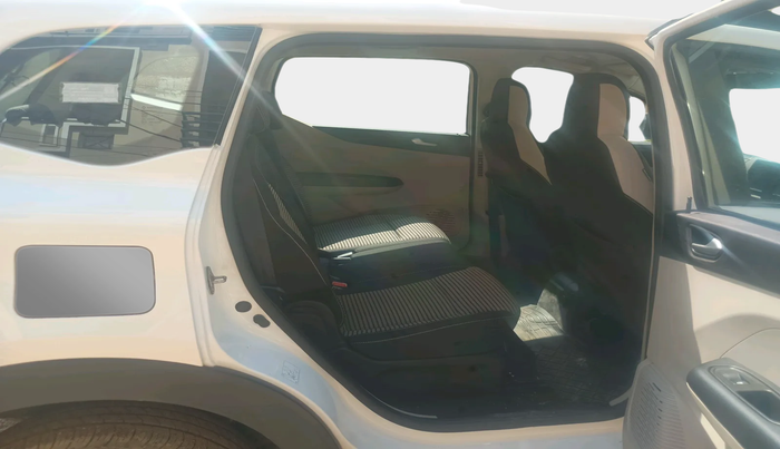 2024 Renault TRIBER RXZ AMT, Petrol, Automatic, 4,863 km, interior