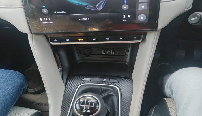 2022 MG ASTOR SHARP EX 1.5 MT, Petrol, Manual, 30,076 km, interior