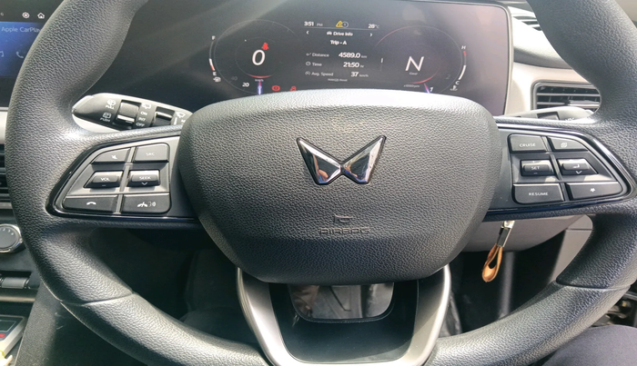 2024 Mahindra XUV700 AX 5 P MT 7 STR, Petrol, Manual, 1,70,000 km, interior