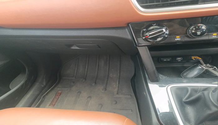 2021 KIA SELTOS HTK PLUS 1.5, Petrol, Manual, 81,851 km, interior