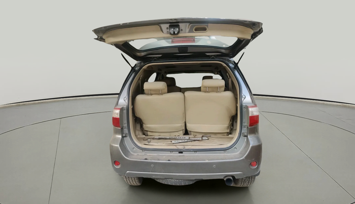 2010 Toyota Fortuner 3.0 4X4 MT, Diesel, Manual, 2,28,330 km, exterior