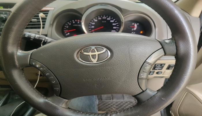 2010 Toyota Fortuner 3.0 4X4 MT, Diesel, Manual, 2,28,330 km, interior