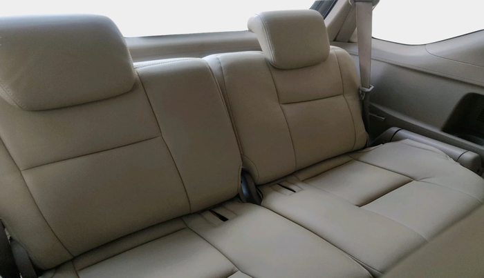 2010 Toyota Fortuner 3.0 4X4 MT, Diesel, Manual, 2,28,330 km, interior