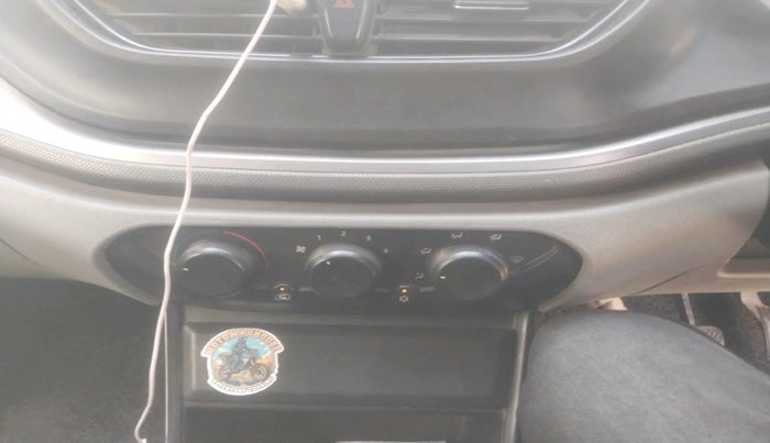 2020 Tata ALTROZ XE PETROL, Petrol, Manual, 1,20,595 km, interior