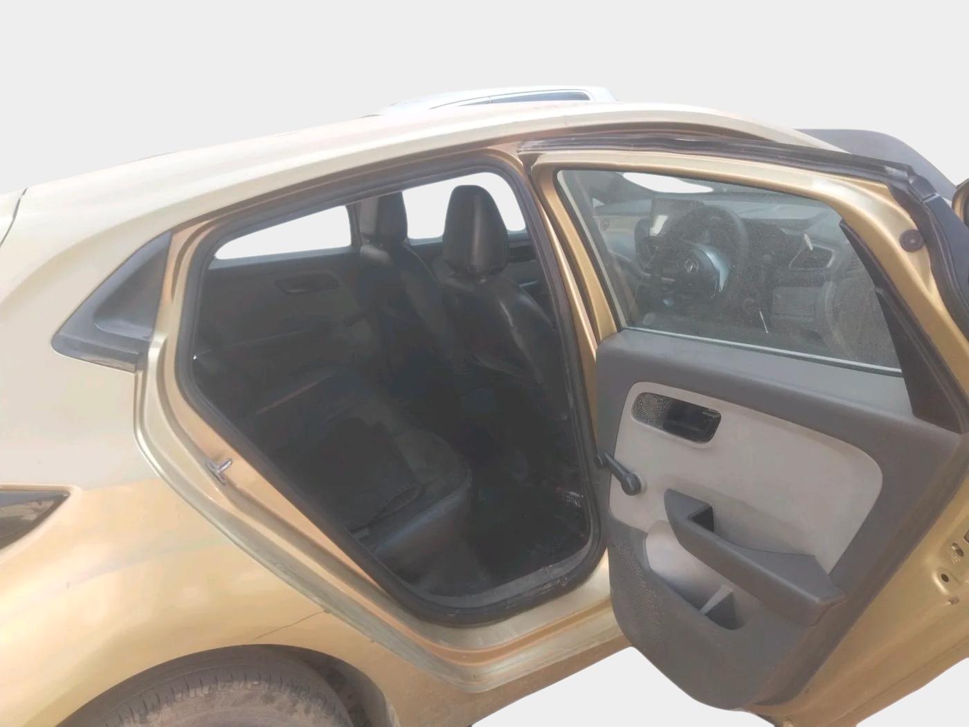 2020 Tata ALTROZ XE PETROL, Petrol, Manual, 1,20,595 km, interior