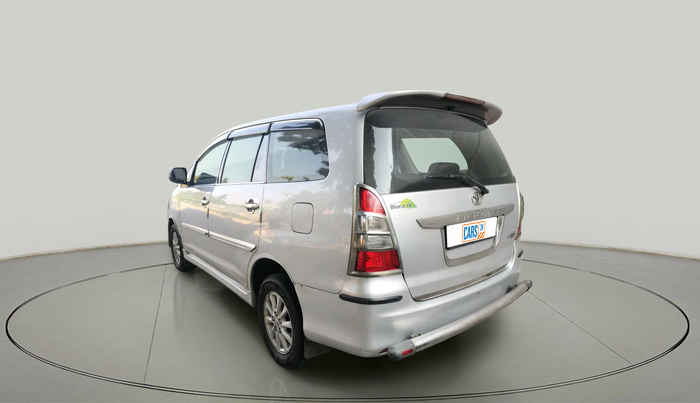 2013 Toyota Innova 2.5 VX 8 STR, Diesel, Manual, 6,19,606 km, exterior