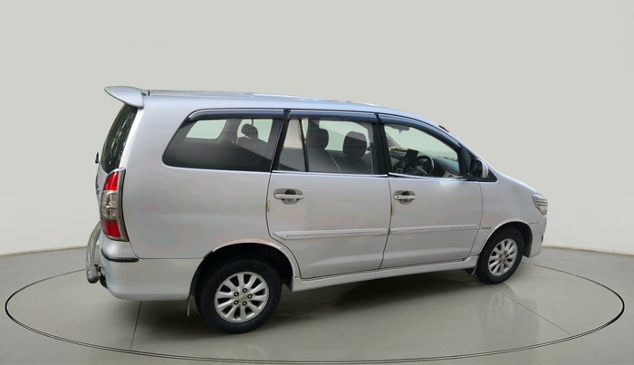 2013 Toyota Innova 2.5 VX 8 STR, Diesel, Manual, 6,19,606 km, exterior