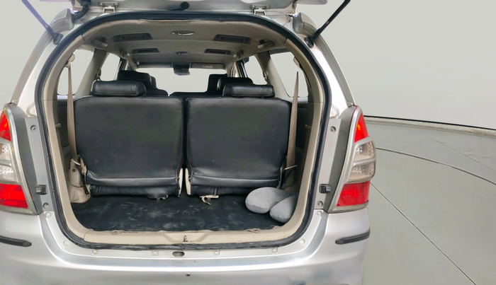 2013 Toyota Innova 2.5 VX 8 STR, Diesel, Manual, 6,19,606 km, exterior