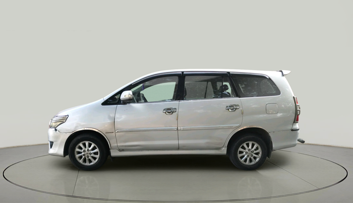 2013 Toyota Innova 2.5 VX 8 STR, Diesel, Manual, 6,19,606 km, exterior