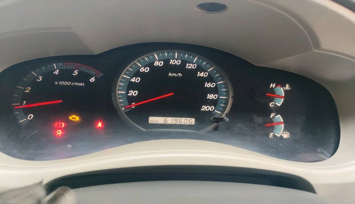 2013 Toyota Innova 2.5 VX 8 STR, Diesel, Manual, 6,19,606 km, interior