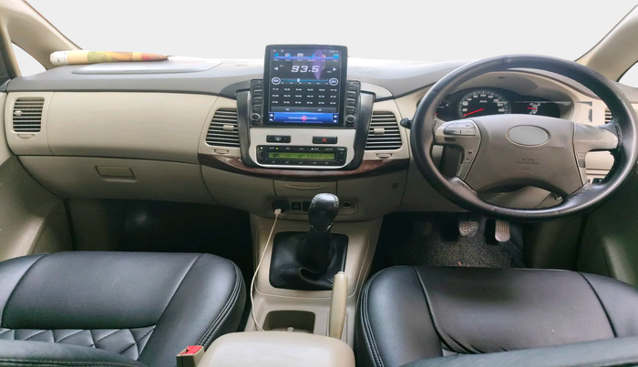 2013 Toyota Innova 2.5 VX 8 STR, Diesel, Manual, 6,19,606 km, interior