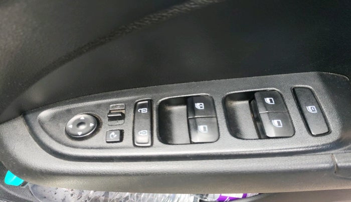 2019 Hyundai VENUE SX PLUS 1.0 TURBO DCT, Petrol, Automatic, 84,000 km, interior