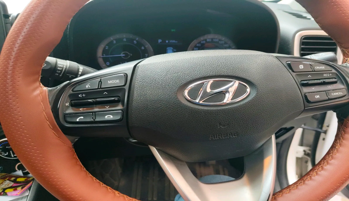 2019 Hyundai VENUE SX PLUS 1.0 TURBO DCT, Petrol, Automatic, 84,000 km, interior