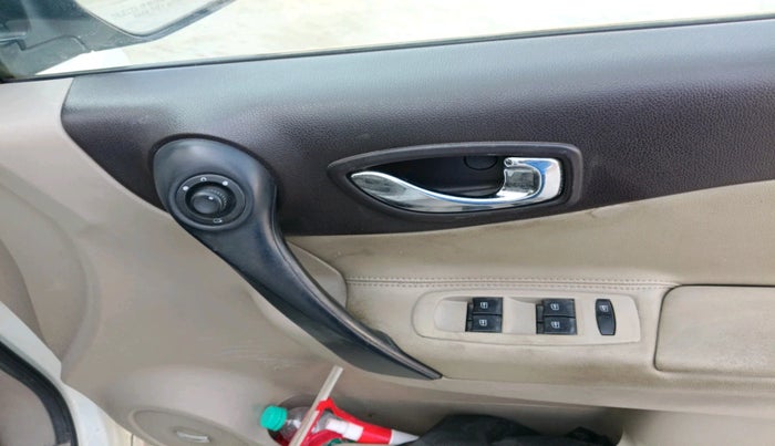 2012 Renault Koleos 4x4 AT, Diesel, Automatic, 1,98,452 km, interior