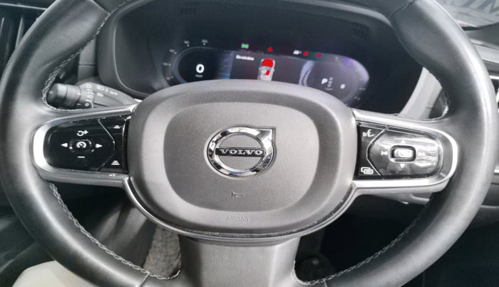 2022 Volvo XC 60 B5 INSCRIPTION, Petrol, Automatic, 1,50,621 km, interior