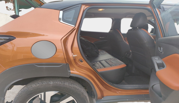 2024 Nissan MAGNITE Tekna Plus HRAO 1.0 Turbo Petrol MT Dual Tone, Petrol, Manual, 4,120 km, interior