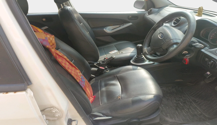 2012 Ford Figo TITANIUM 1.4 DIESEL, Diesel, Manual, 1,08,145 km, interior