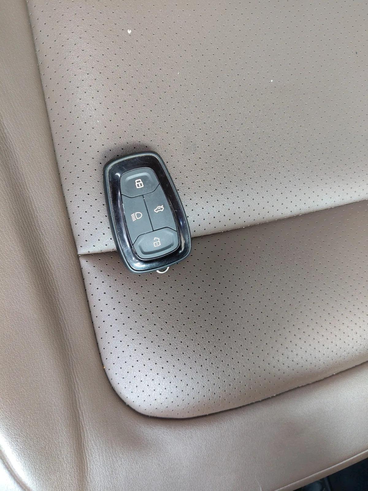 2019 Tata Harrier XZ 2.0L, Diesel, Manual, 1,06,818 km, interior