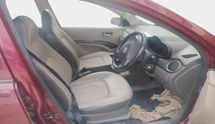 2015 Hyundai i10 SPORTZ 1.1, Petrol, Manual, 66,507 km, interior
