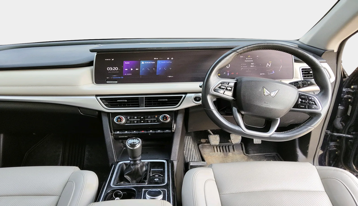 2022 Mahindra XUV700 AX7 Luxury Pack Diesel MT 7 STR, Diesel, Manual, 80,770 km, interior