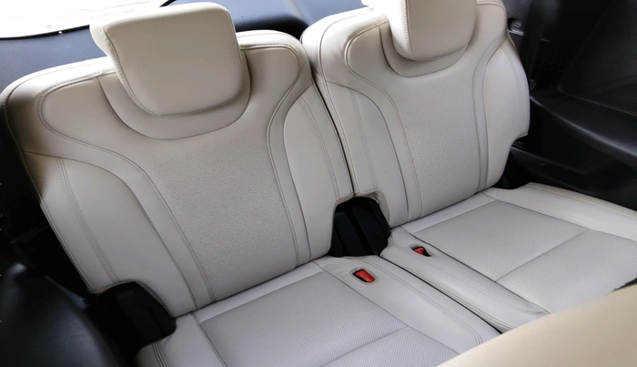 2022 Mahindra XUV700 AX7 Luxury Pack Diesel MT 7 STR, Diesel, Manual, 80,770 km, interior