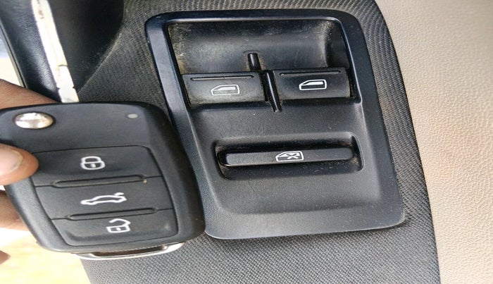 2011 Volkswagen Polo HIGHLINE DIESEL, Diesel, Manual, 1,26,076 km, interior