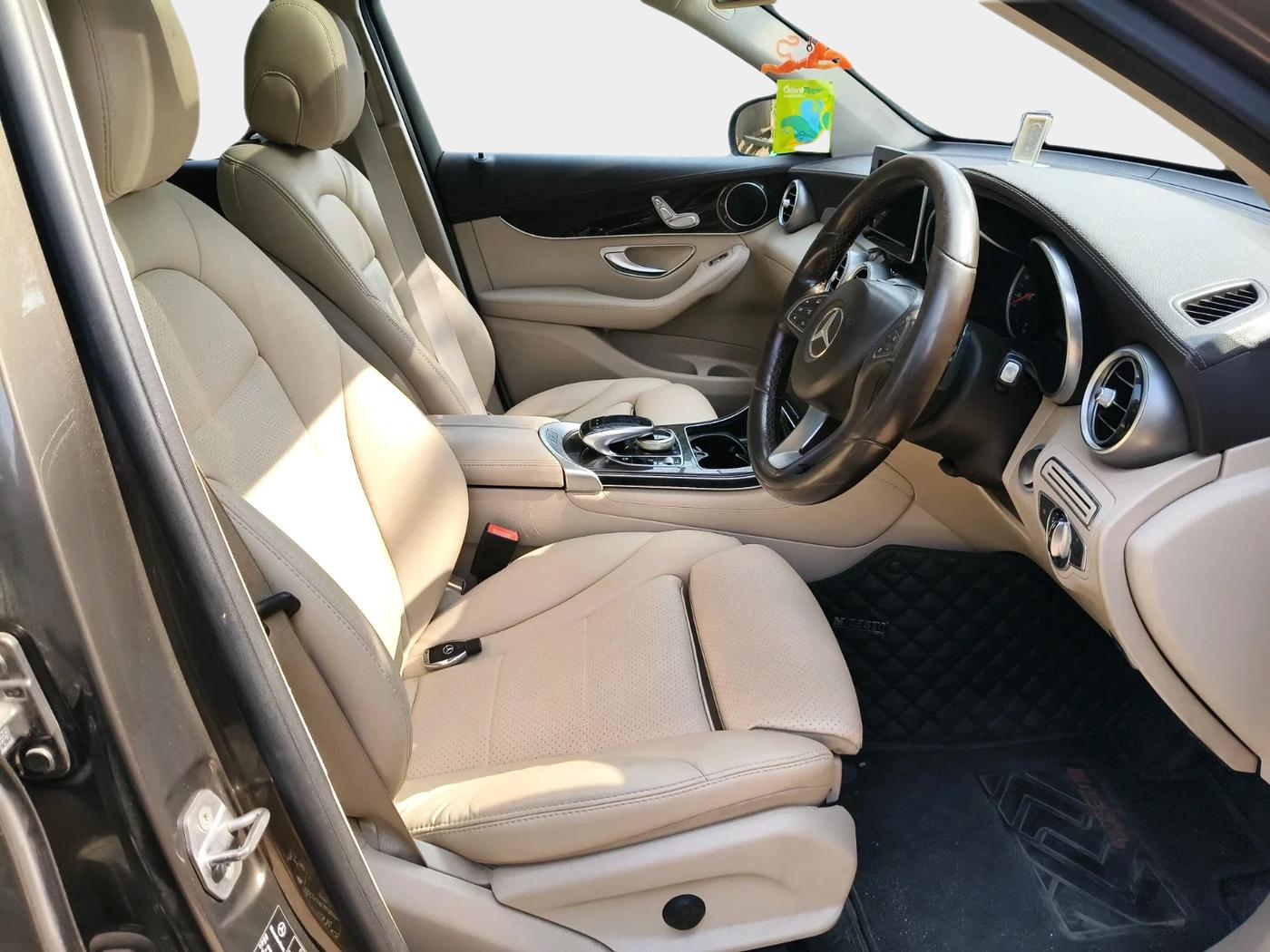 2017 Mercedes Benz GLC CLASS 220 D 4 MATIC, Diesel, Automatic, 1,14,624 km, interior