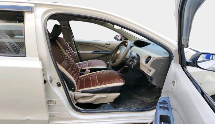 2015 Toyota Etios GD, Diesel, Manual, 3,53,809 km, interior
