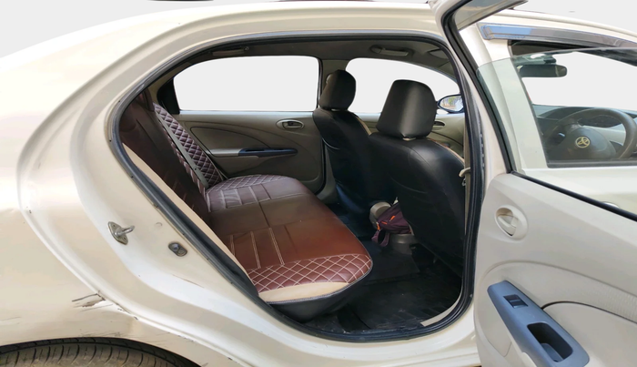 2015 Toyota Etios GD, Diesel, Manual, 3,53,809 km, interior