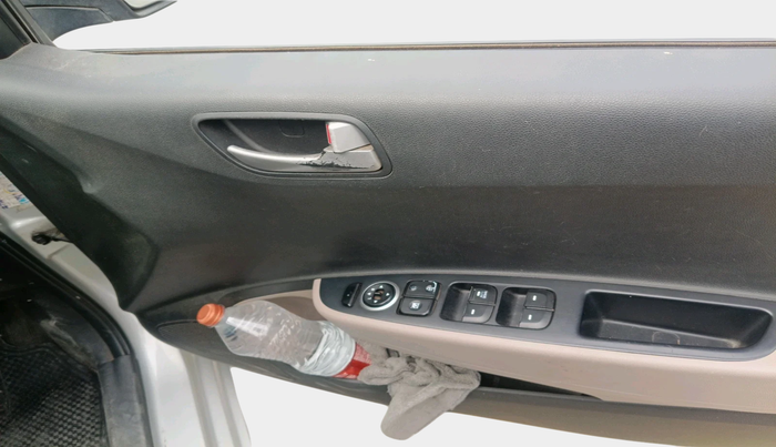 2015 Hyundai Grand i10 SPORTZ 1.2 KAPPA VTVT, Petrol, Manual, 73,565 km, interior