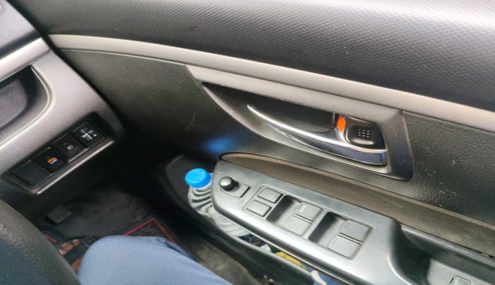 2015 Maruti Swift VXI, Petrol, Manual, 1,06,423 km, interior