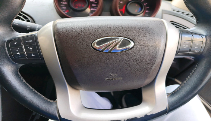 2014 Mahindra XUV500 W4, Diesel, Manual, 1,41,215 km, interior