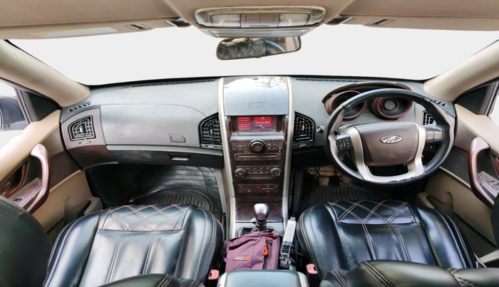 2014 Mahindra XUV500 W4, Diesel, Manual, 1,41,215 km, interior
