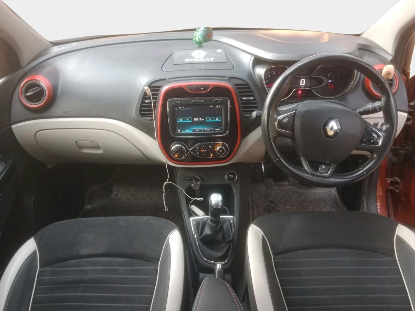 2017 Renault Captur RXT DIESEL, Diesel, Manual, 56,107 km, interior
