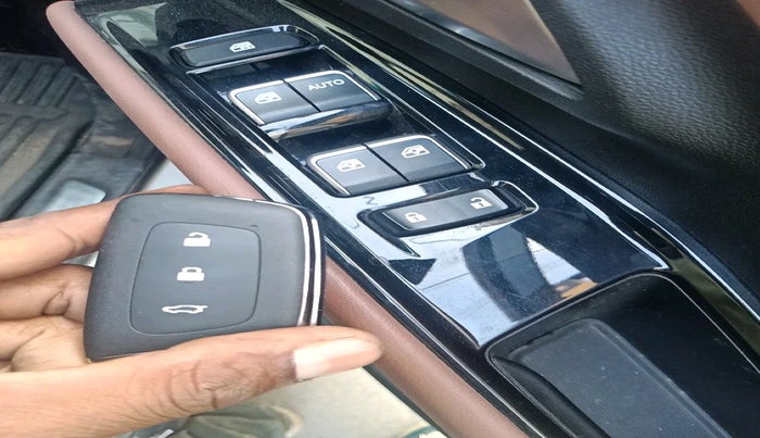 2023 MG HECTOR PLUS SHARP PRO 2.0 TURBO DIESEL 7 STR, Diesel, Manual, 13,428 km, interior