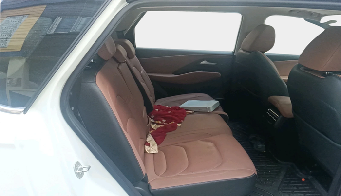 2023 MG HECTOR PLUS SHARP PRO 2.0 TURBO DIESEL 7 STR, Diesel, Manual, 13,428 km, interior