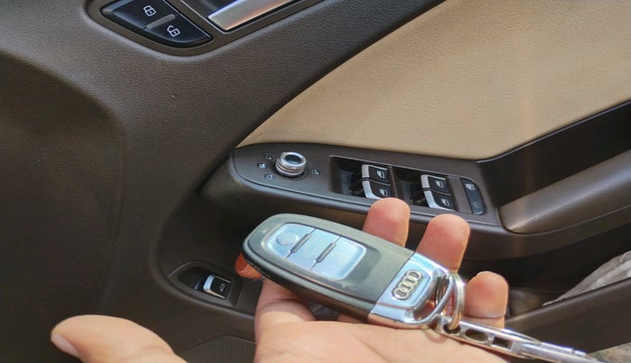 2015 Audi A4 35 TDI Multitronic, Diesel, Automatic, 1,28,528 km, interior