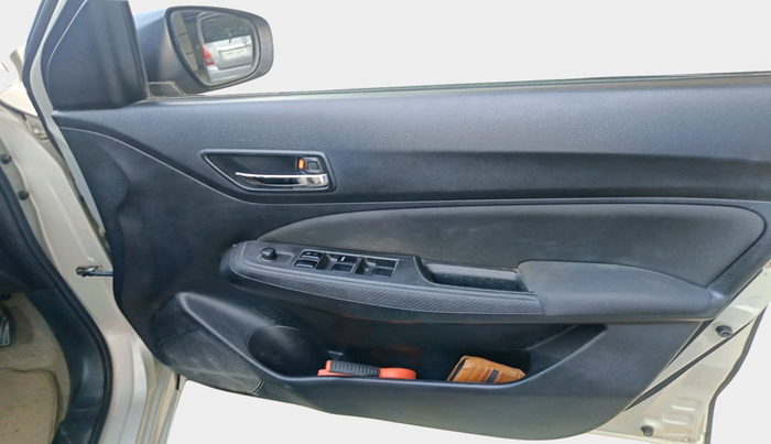 2018 Maruti Swift VXI AMT, Petrol, Automatic, 1,01,058 km, interior