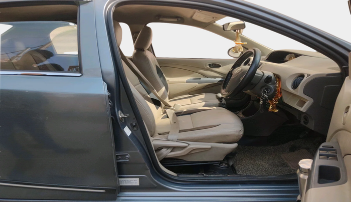 2015 Toyota Etios GD, Diesel, Manual, 1,63,970 km, interior