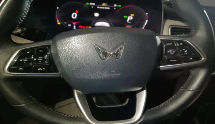 2022 Mahindra XUV700 AX 7 LUXURY D AT 7 STR, Diesel, Automatic, 1,21,412 km, interior