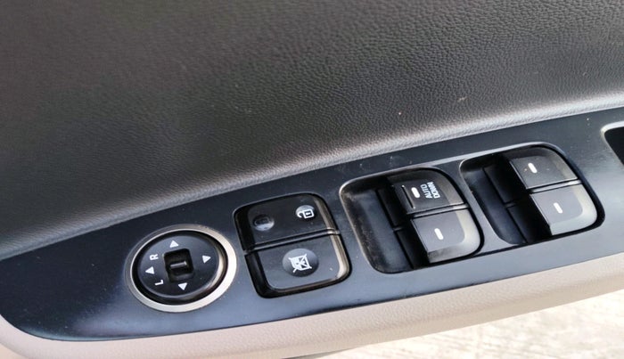 2018 Hyundai Grand i10 SPORTZ 1.2 KAPPA VTVT, Petrol, Manual, 52,001 km, interior