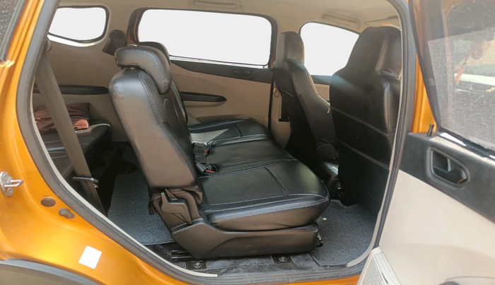 2020 Renault TRIBER RXT, Petrol, Manual, 65,453 km, interior