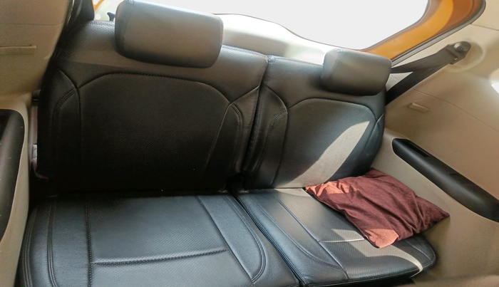 2020 Renault TRIBER RXT, Petrol, Manual, 65,453 km, interior