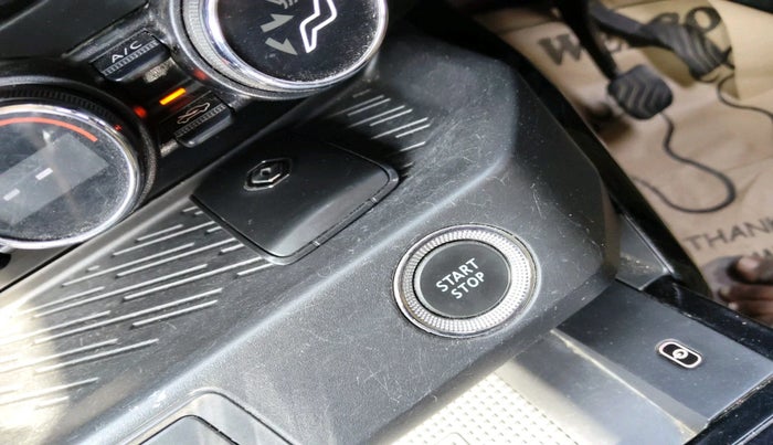 2022 Renault Kiger RXZ MT DUAL TONE, Petrol, Manual, 73,307 km, interior