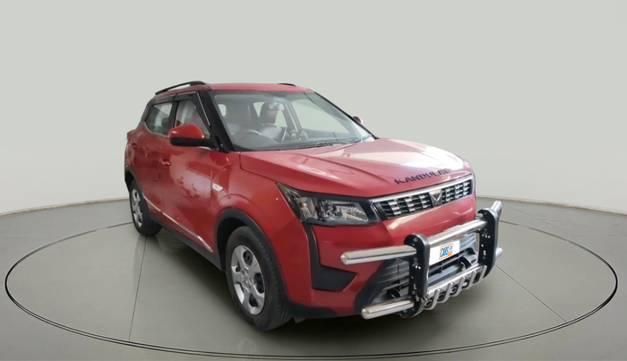 2023 Mahindra XUV300 W6 1.2 PETROL AMT, Petrol, Automatic, 9,377 km, exterior