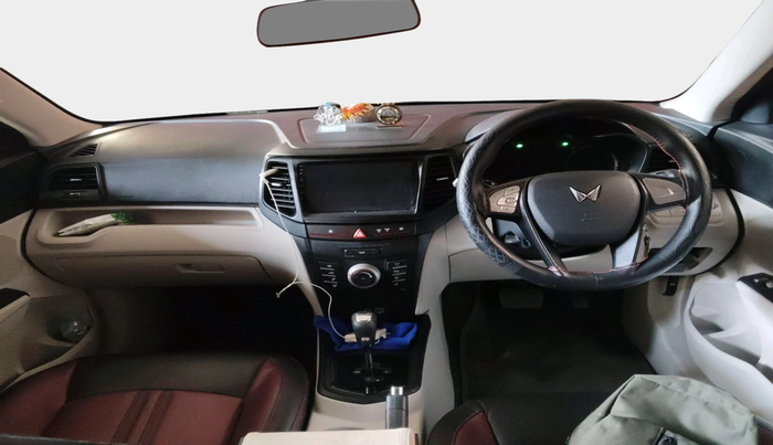 2023 Mahindra XUV300 W6 1.2 PETROL AMT, Petrol, Automatic, 9,377 km, interior