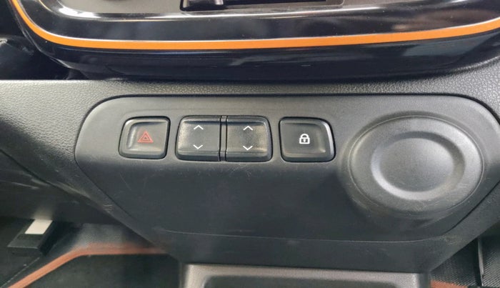 2018 Renault Kwid CLIMBER 1.0, Petrol, Manual, 49,812 km, interior